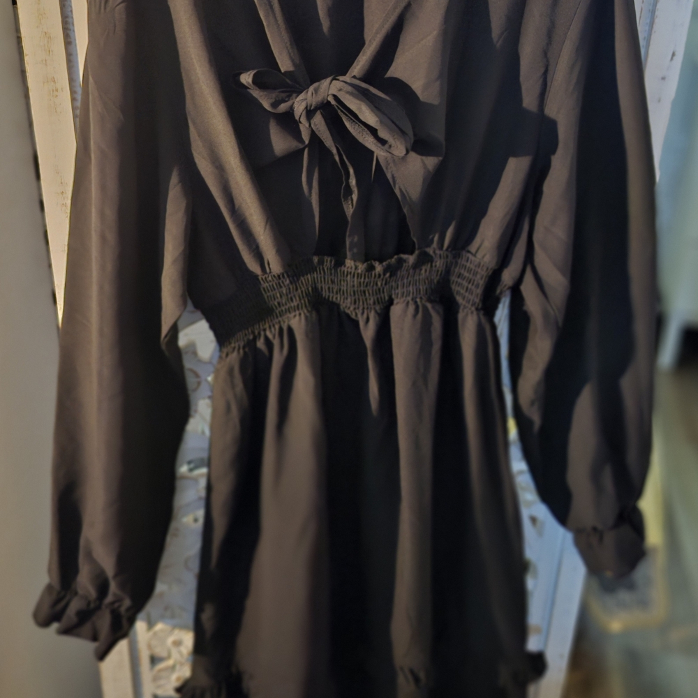 Chic Black Long-Sleeve Dress